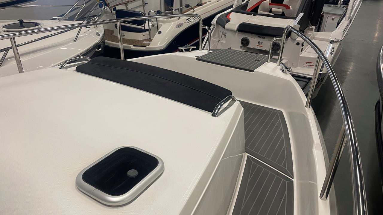 Ibiza 811 Explorer -21 uttagen 22 med Yamaha F 300 BETUL -22