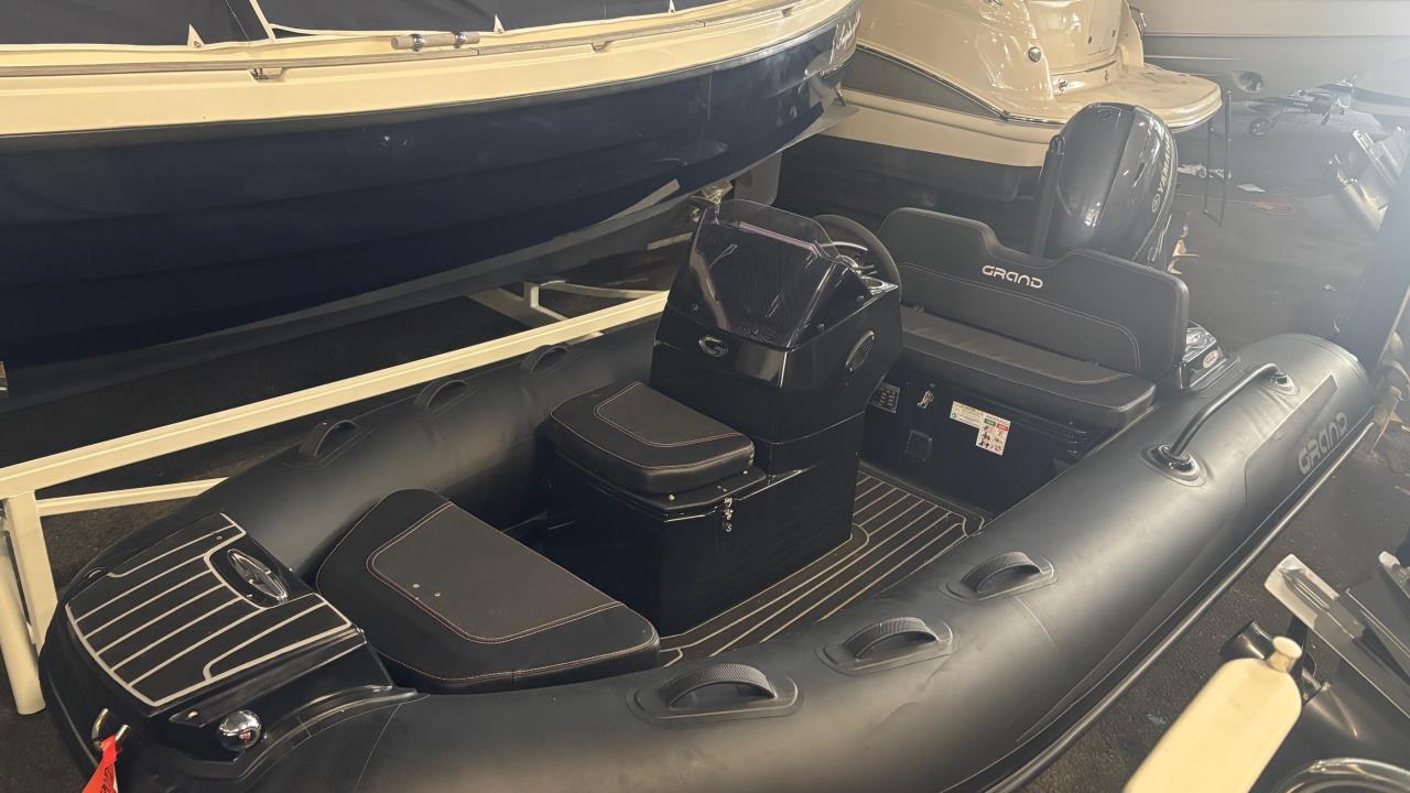 Grand 380 Black Edition med Yamaha F40 FETL -22