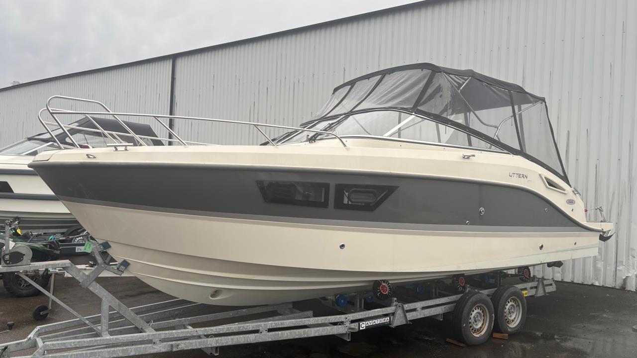 Uttern D77 -17 med Mercury F250 XL DTS -17