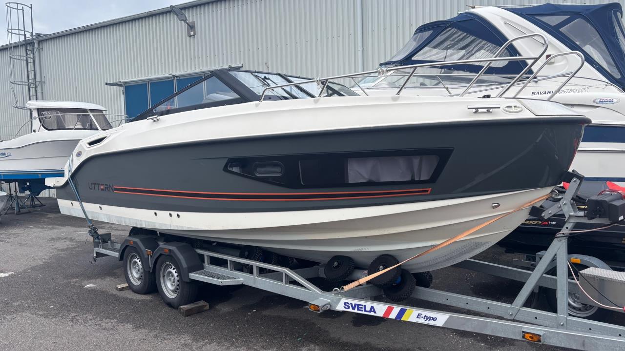 Uttern D70 -20 med Mercury F 250 Pro XS DTS -20