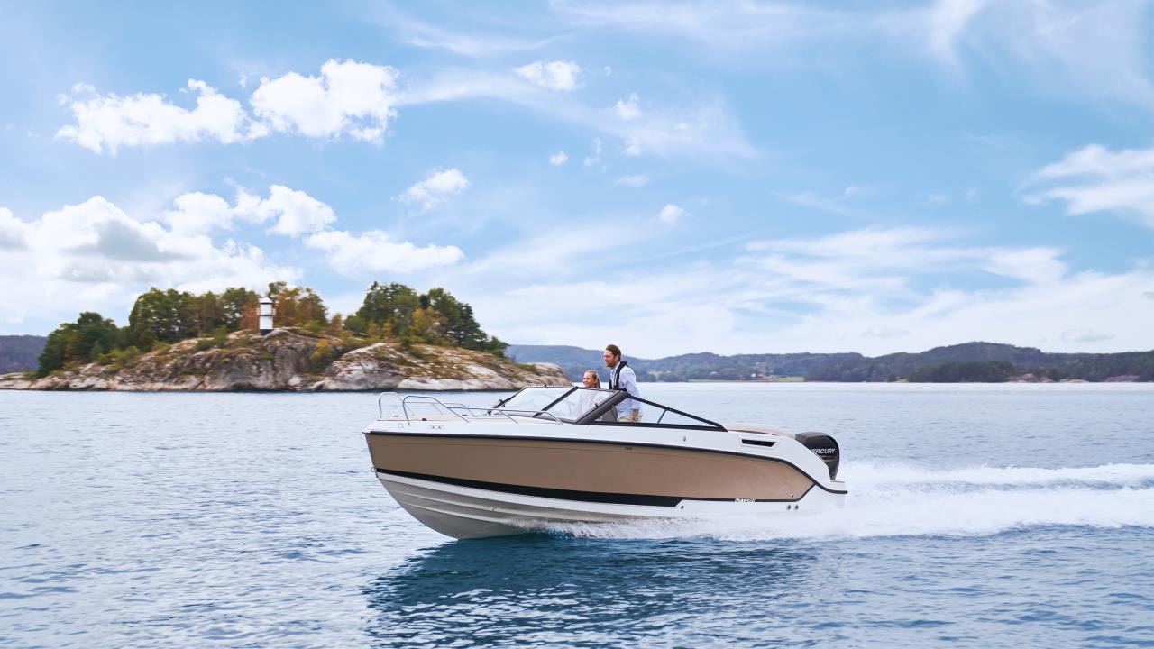 Uttern D 65 -26 Mercury F200XL DTS V6 -26 Vit båt & motor!