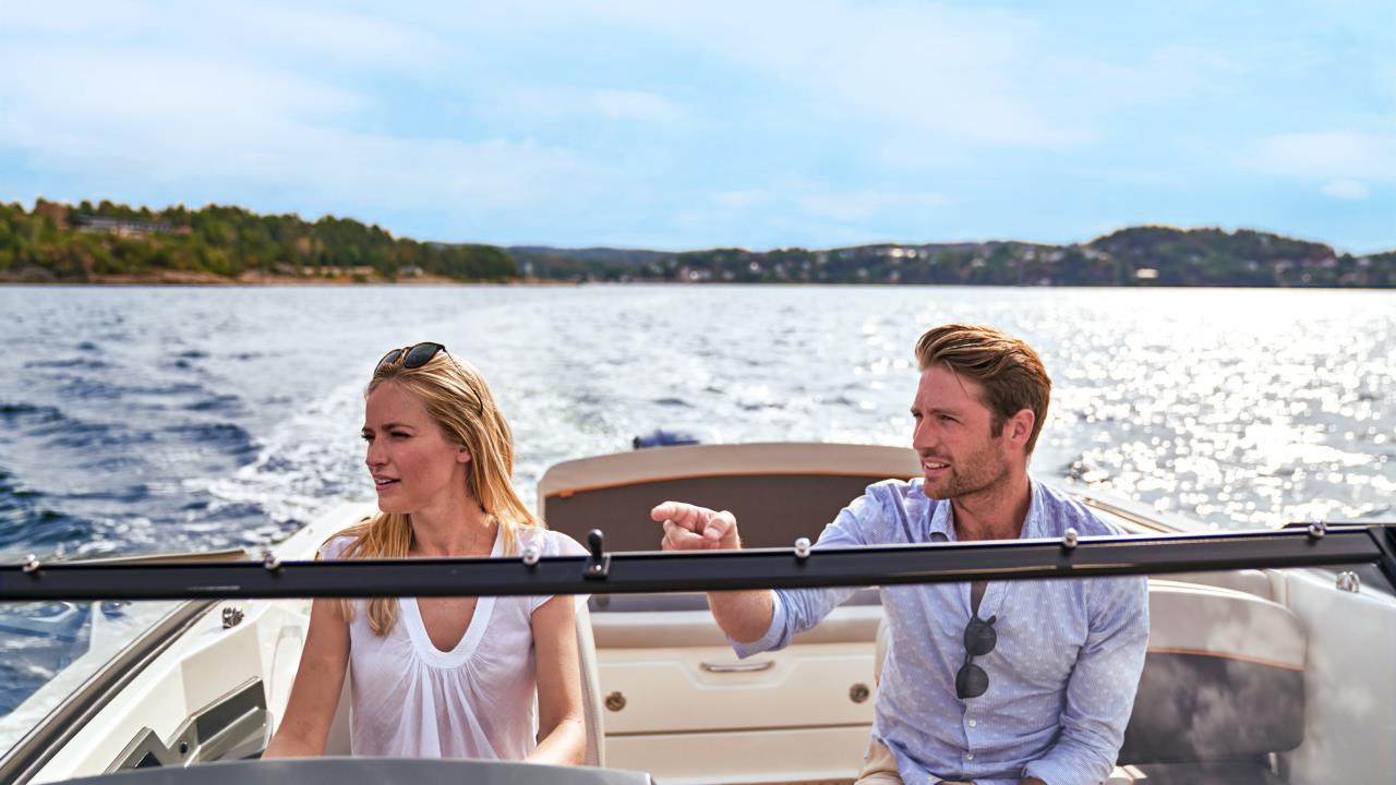 Uttern D 65 -26 Mercury F200XL DTS V6 -26 Vit båt & motor!