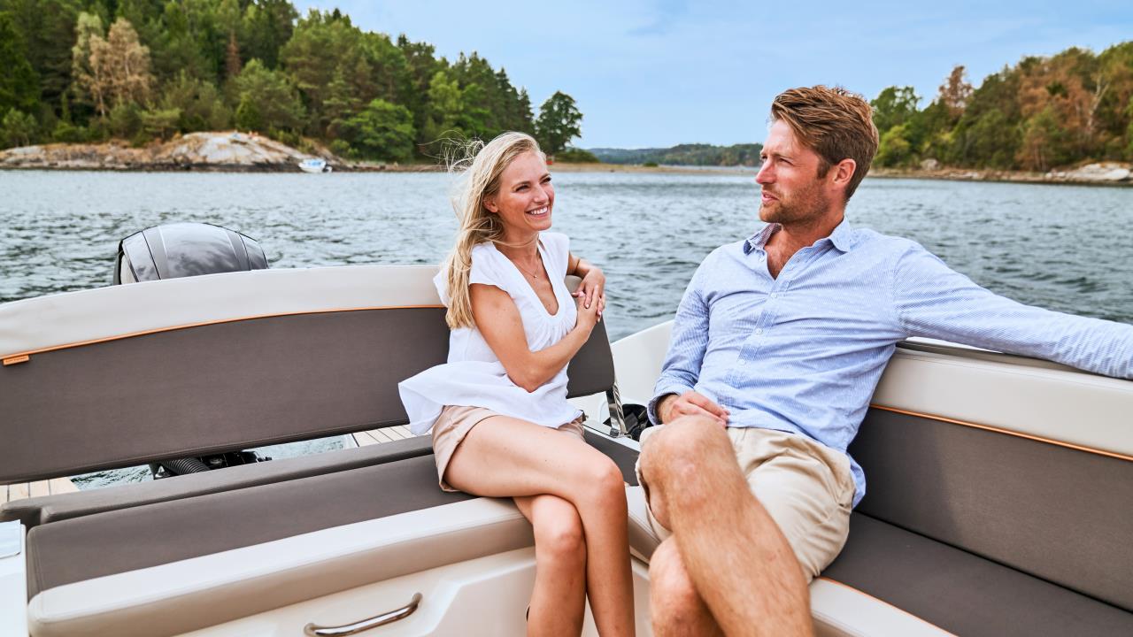 Uttern D 65 -26 Mercury F200XL DTS V6 -26 Vit båt & motor!