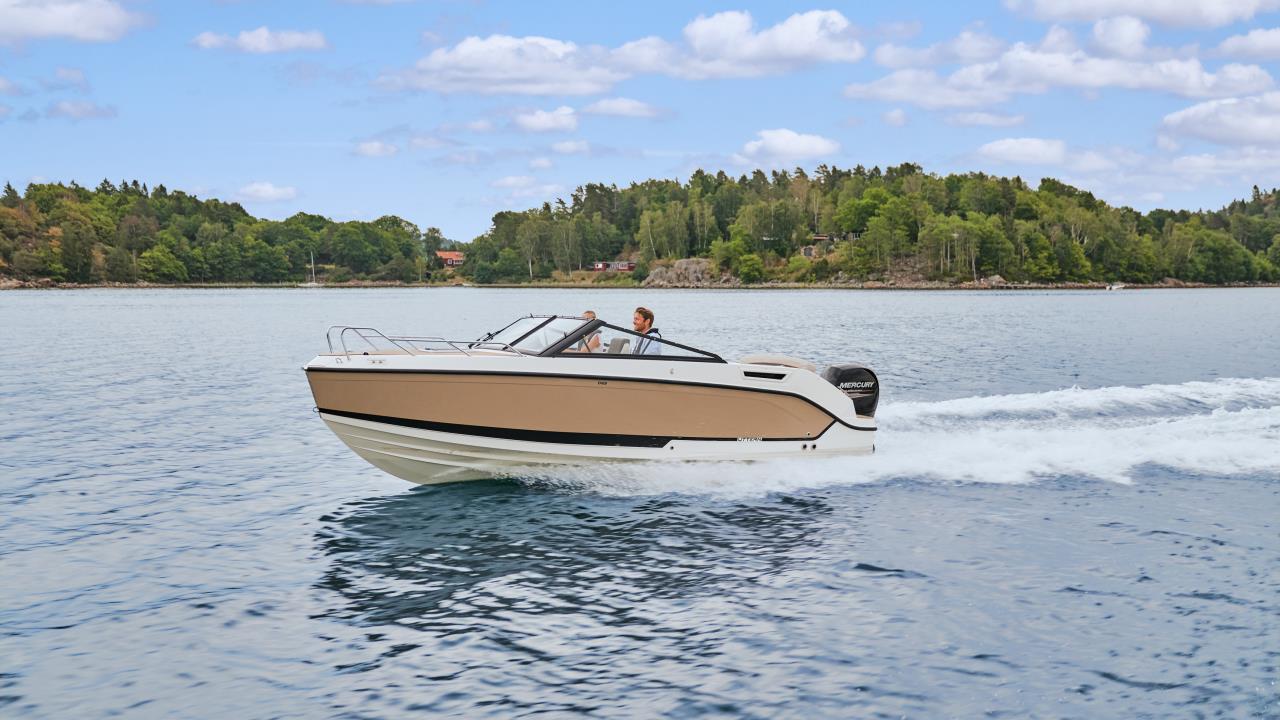 Uttern D 65 -26 Mercury F200XL DTS V6 -26 Vit båt & motor!