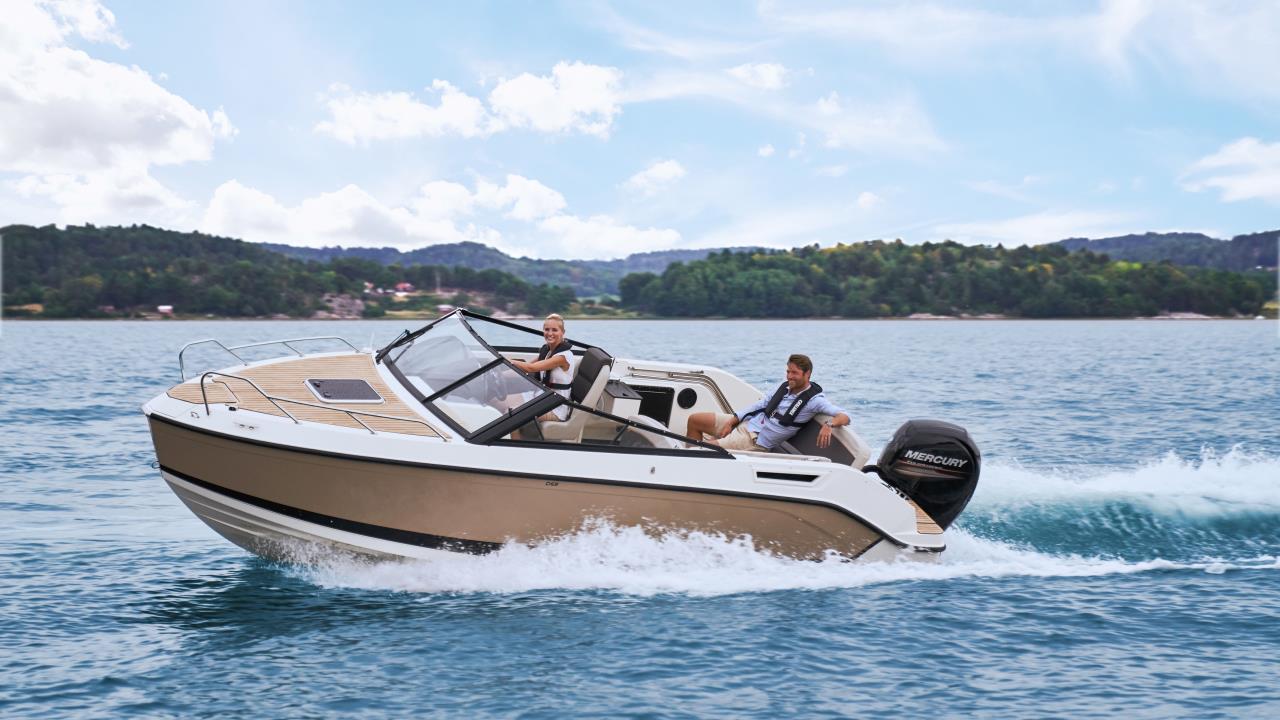 Uttern D 65 -26 Mercury F200XL DTS V6 -26 Vit båt & motor!