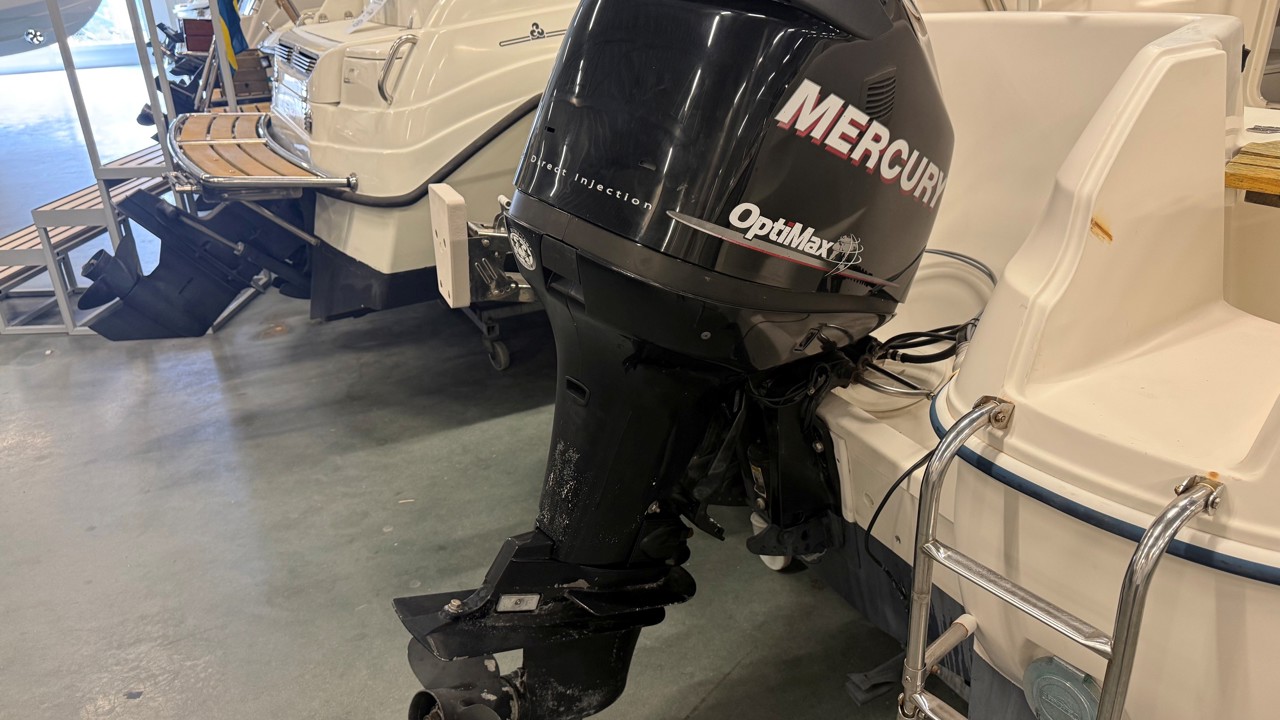 Örnvik 580 Pilothouse-05 med Mercury 90 Optimax-05