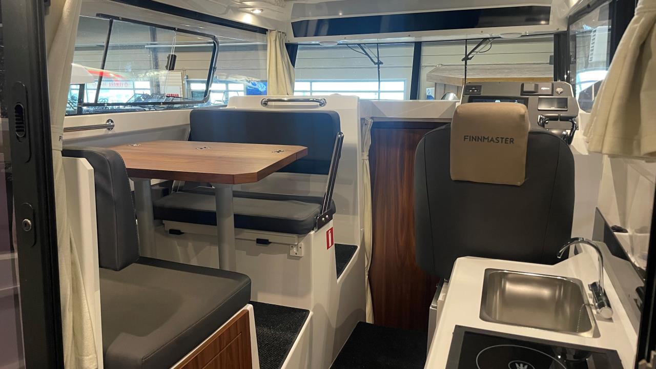 Finnmaster P8 -23 med Yamaha F200 XCA -25