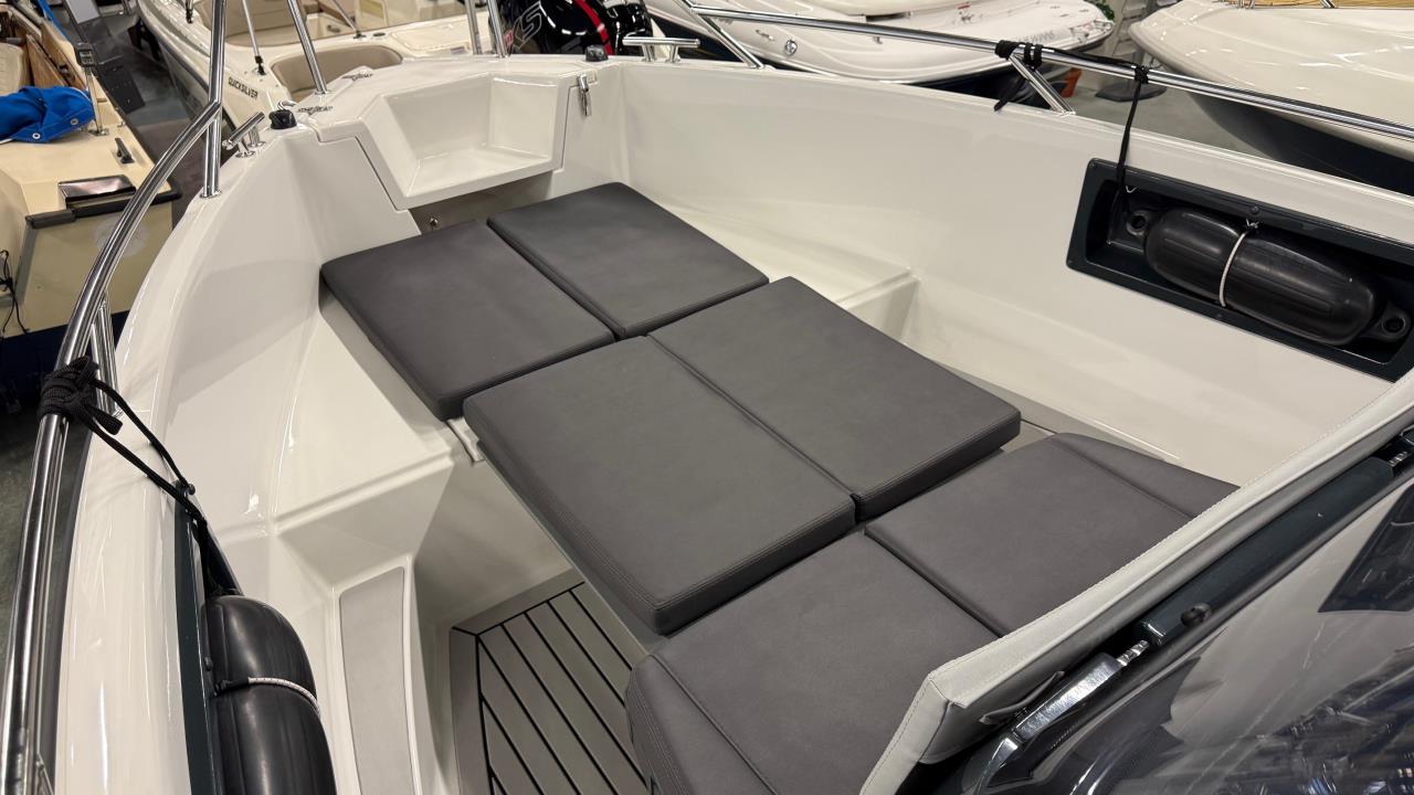 Bella 600R -24 med Mercury F 115 ELPT -25