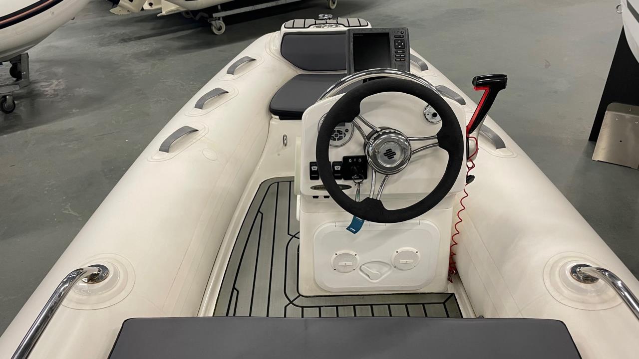 Grand 340 Golden Line -15 med Yamaha F20 -21