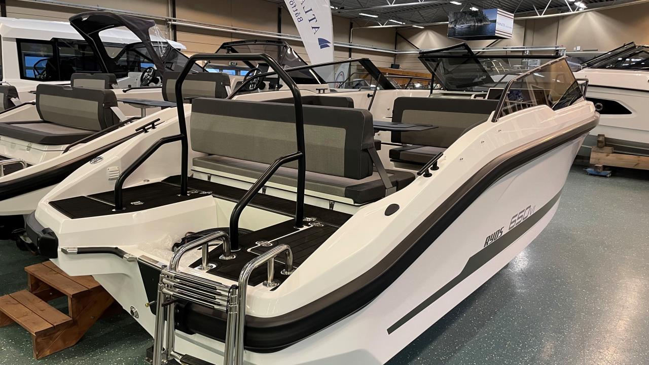Ryds 650 DC -23 med Yamaha F150 XB -25
