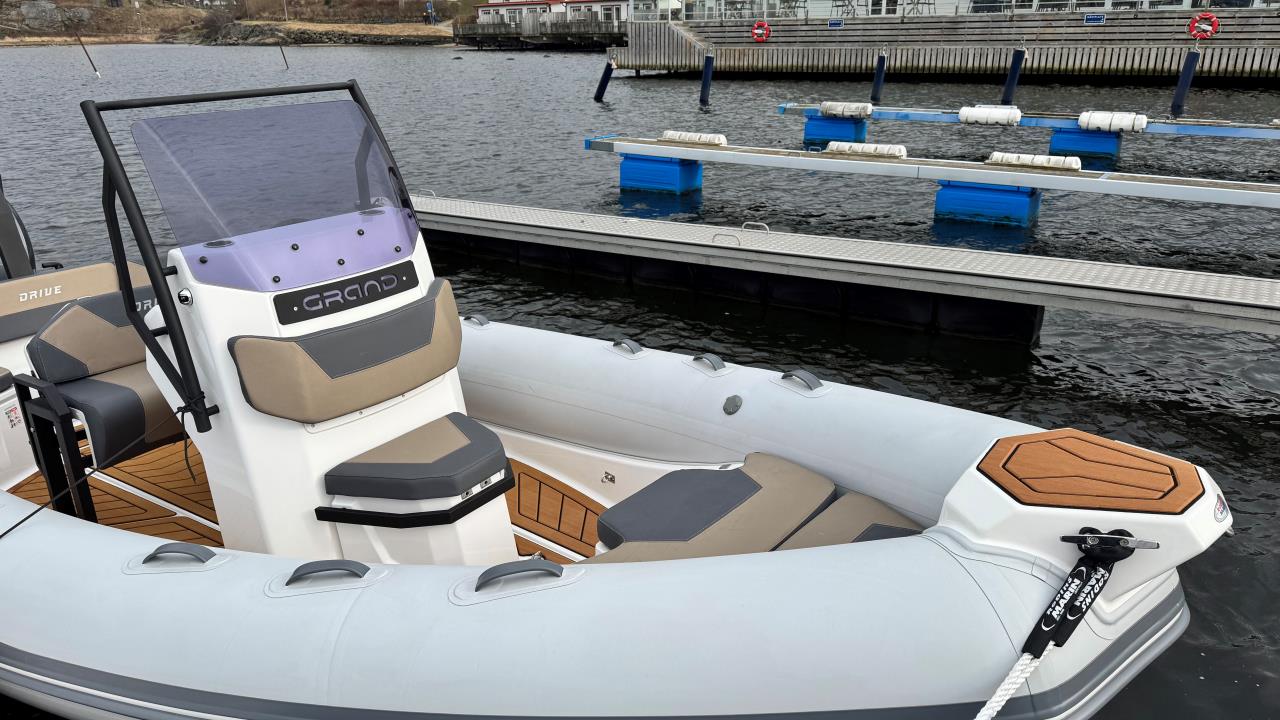 Grand 600 Lux -24 med Yamaha F 150 XSA -24