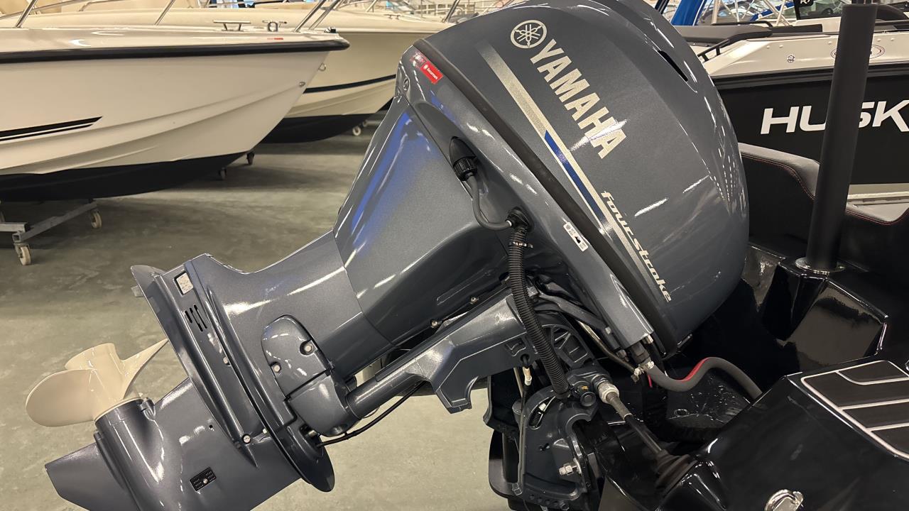 Grand 380 Black Edition -23 med Yamaha F30 BETL -25