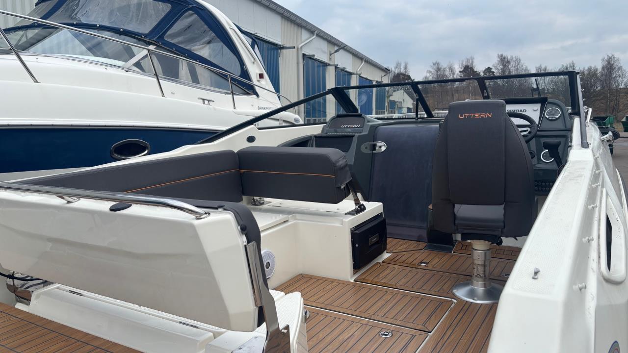 Uttern D70 -20 med Mercury F 250 Pro XS DTS -20