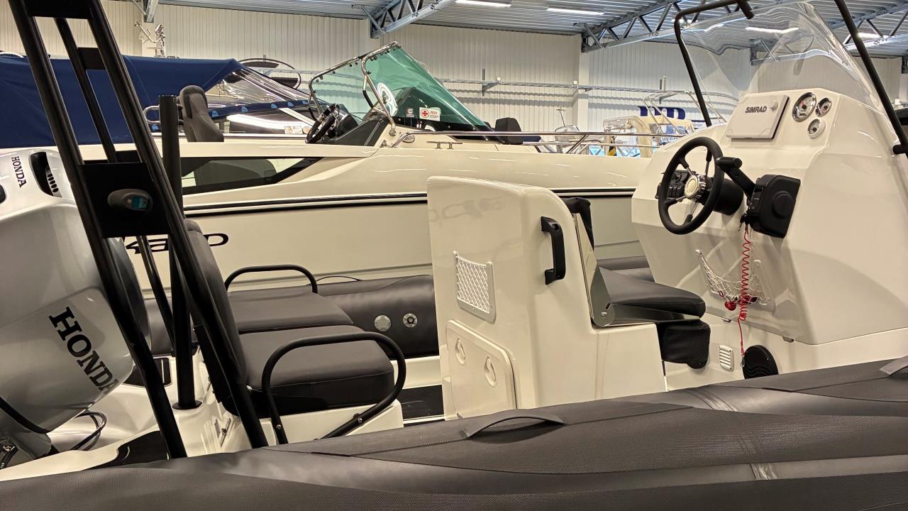 Adventure Vesta 650 HD-22 med Honda DF 150 Vtec-22