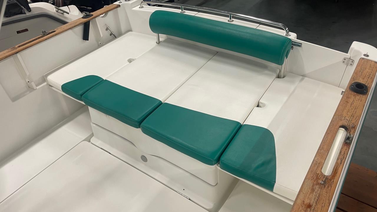 Jeanneau 725 WA med Volvo Penta 4.3 GL -00