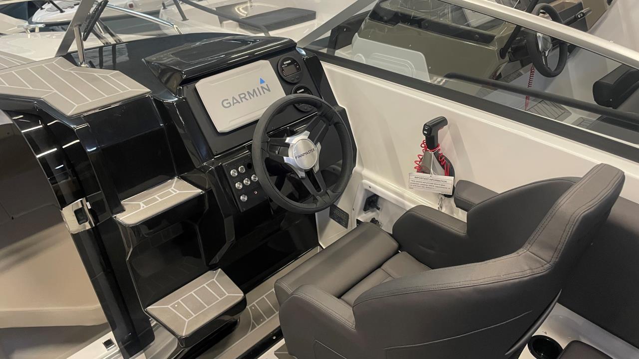 Finnmaster T6 -24 med Yamaha F150 XB -25