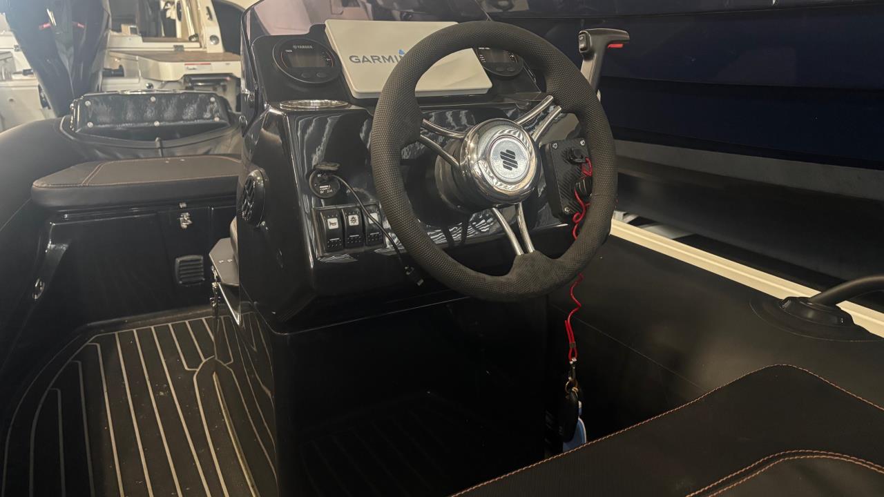 Grand 380 Black Edition med Yamaha F40 FETL -22