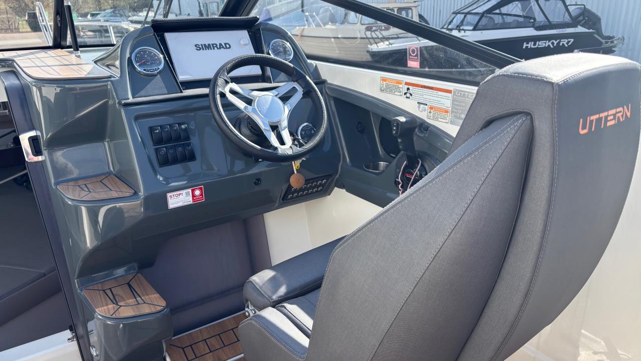 Uttern D70 -20 med Mercury F 250 Pro XS DTS -20