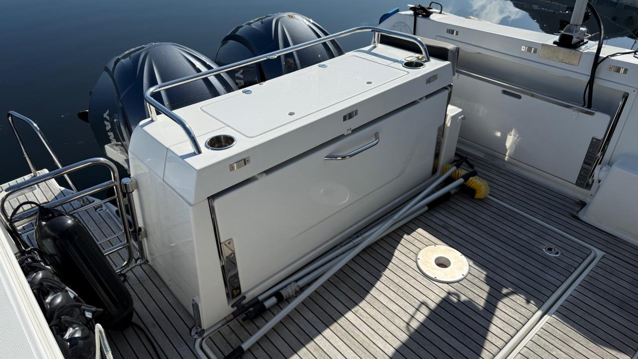 Jeanneau 895 Sport Offshore -22 med Yamaha 2 x F 250 XCB -23