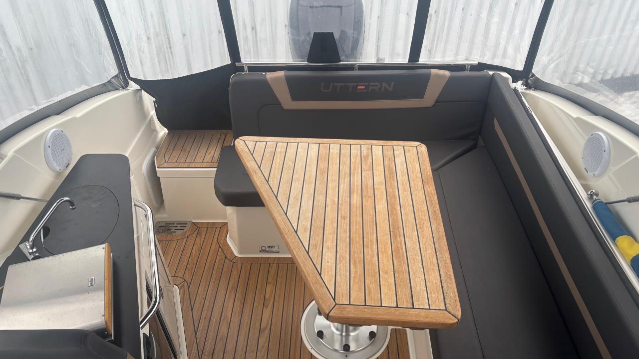 Uttern D77 -17 med Mercury F250 XL DTS -17