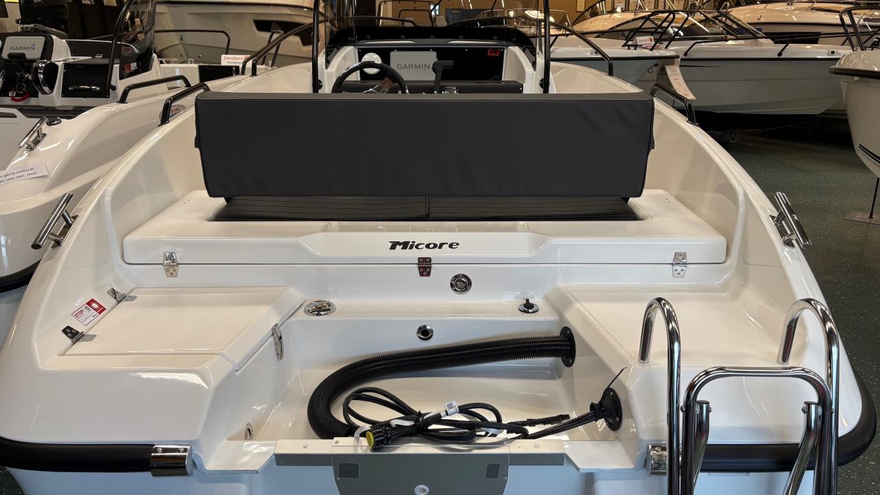 Micore 53 CC R-Design med Mercury F80 -25