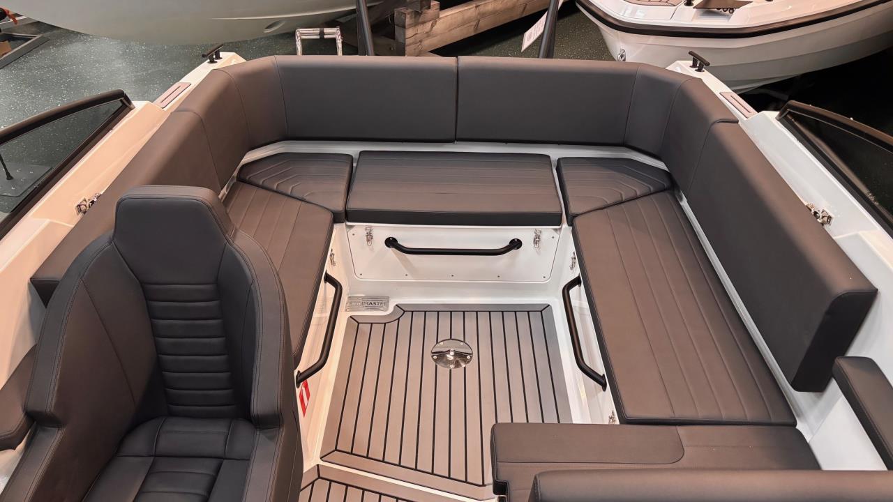Finnmaster R6 -24 med Yamaha F150 XB -25