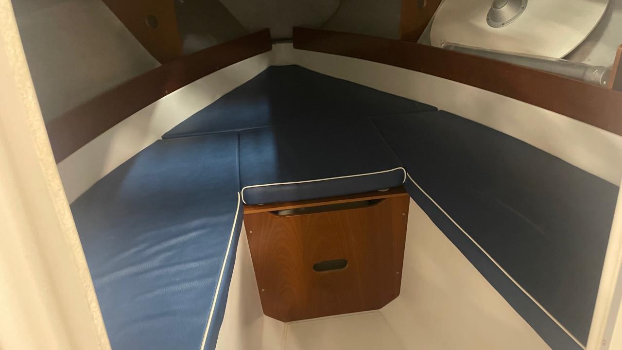 Jeanneau 725 WA med Volvo Penta 4.3 GL -00
