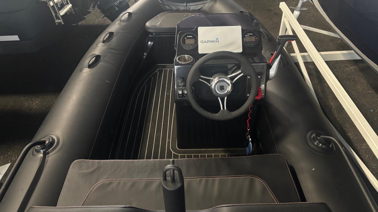 Grand 380 Black Edition med Yamaha F40 FETL -22