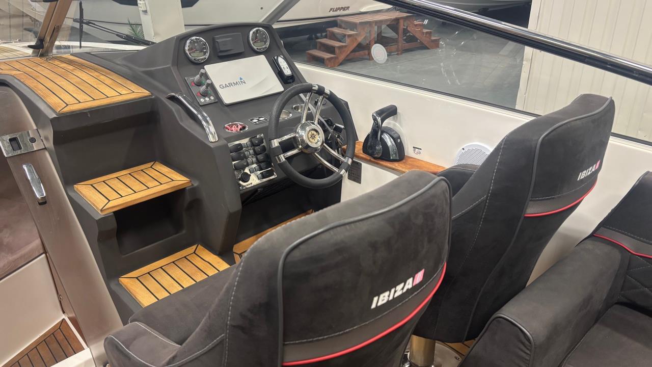 Ibiza 760 Touring med Mercury F250 XL -17