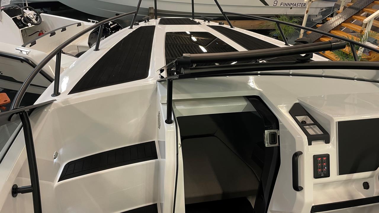 Ryds 650 DC -23 med Yamaha F150 XB -25