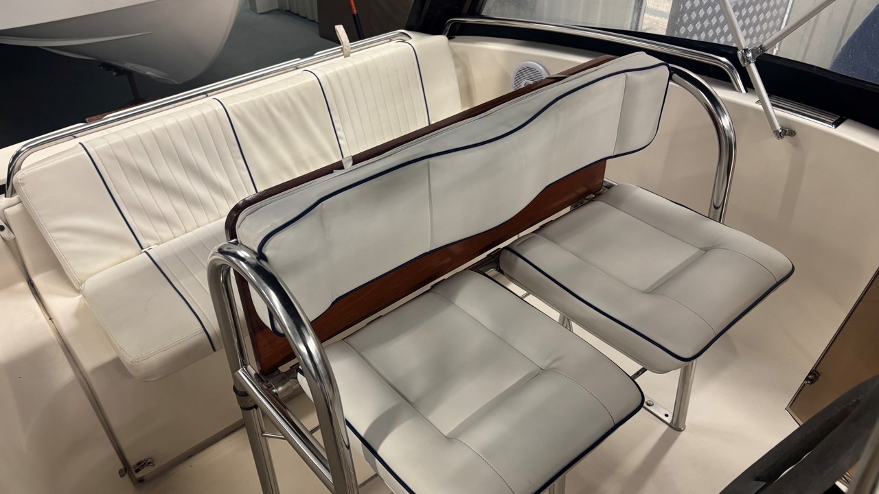Uttern 6402 med Mercruiser 3,0 L -00