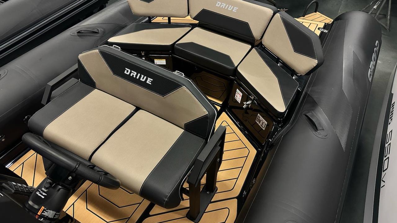 Grand 600 Lux -24 med Mercury F115 -25