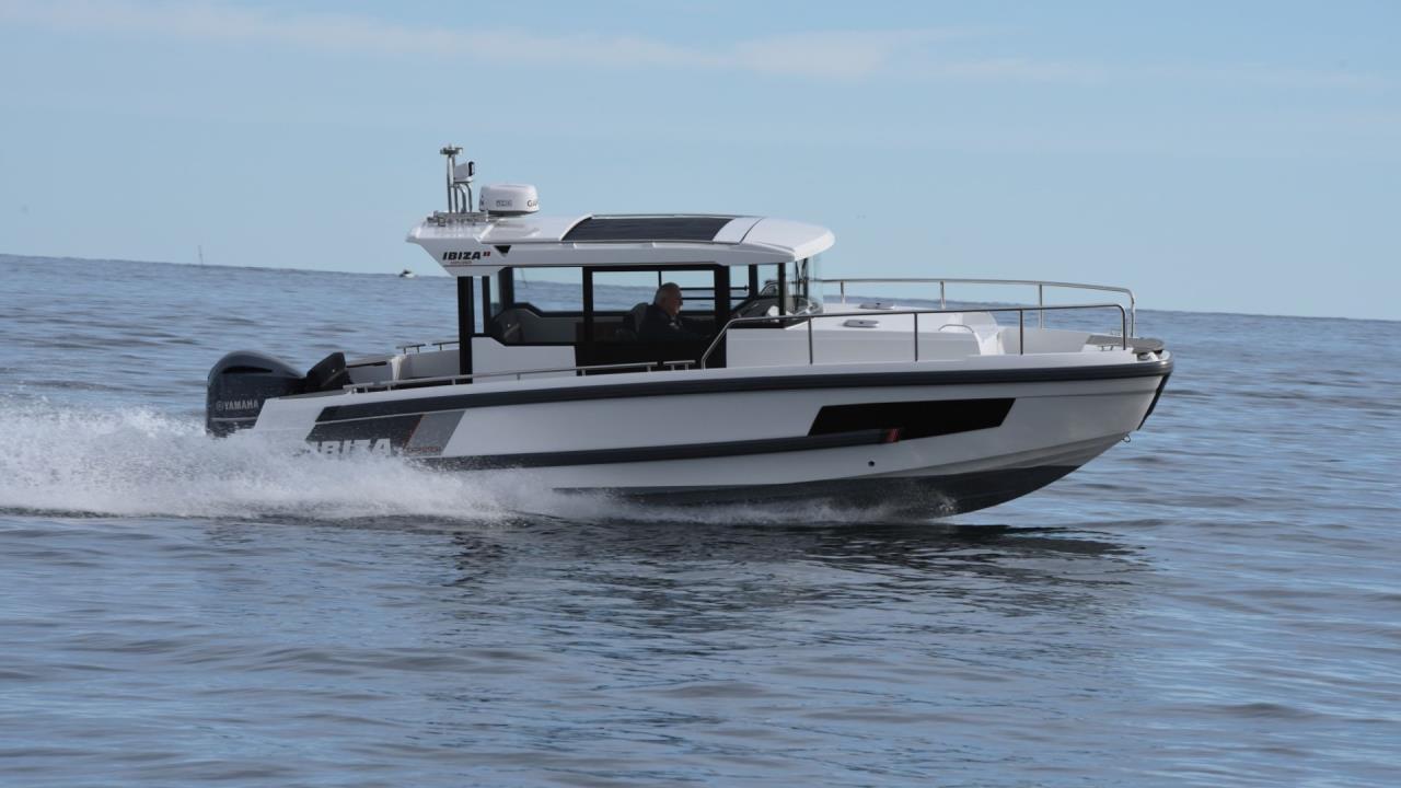 Ibiza 811 Explorer -21 uttagen 22 med Yamaha F 300 BETUL -22