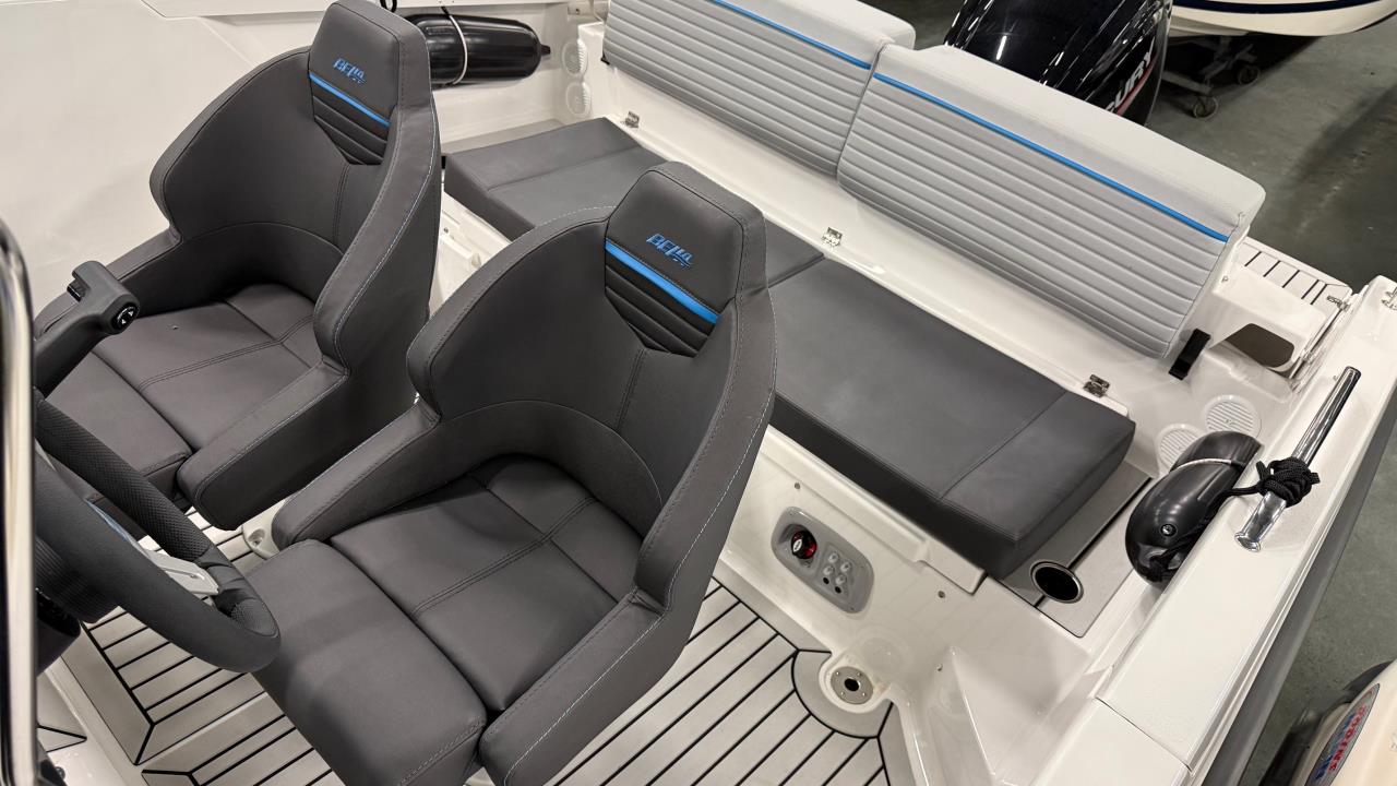 Bella 600R -24 med Mercury F 115 ELPT -25