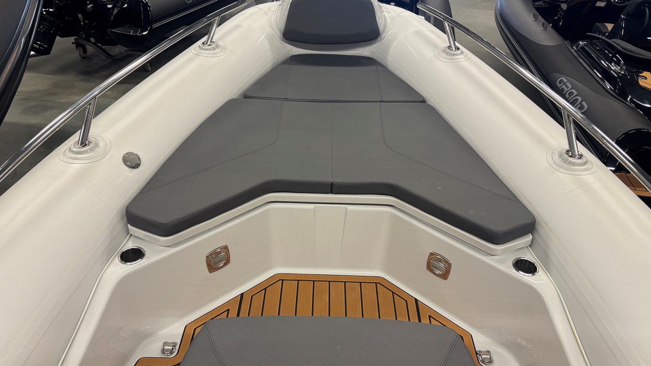 Grand 750 Golden Line -23 med Mercury F 225 XL DTS -26