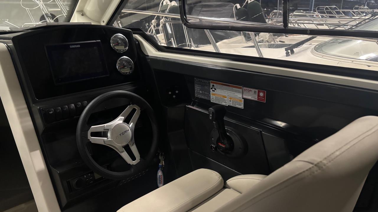 Uttern C70 -22 med Mercury F200 V6 -25