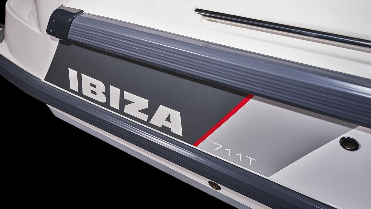 Ibiza 711 T med Yamaha F 250 XSB2 -2026