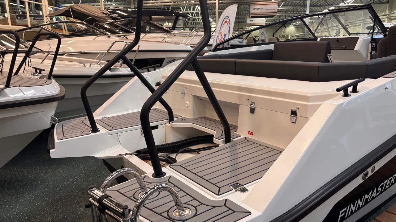 Finnmaster R6 -24 med Yamaha F150 XB -25