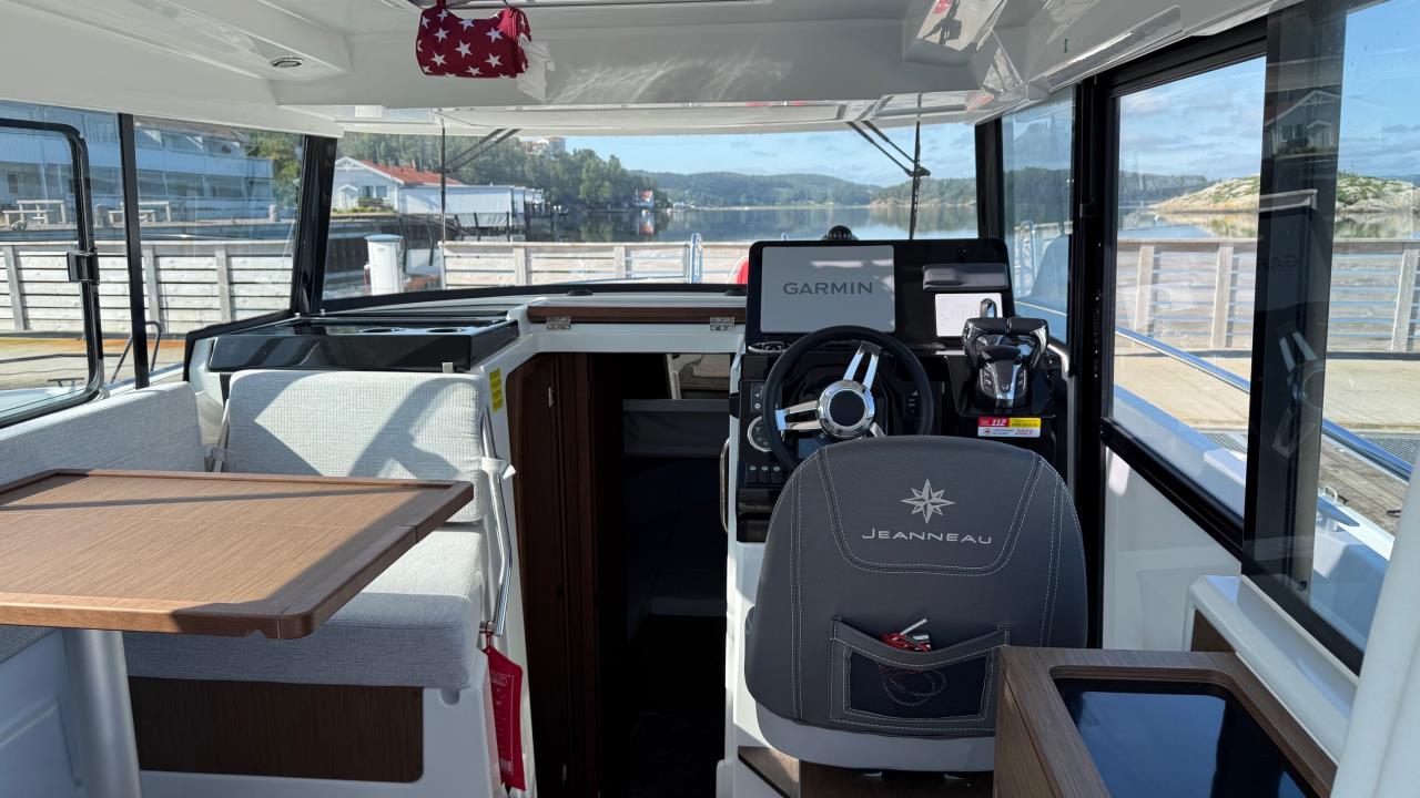 Jeanneau 895 Sport Offshore -22 med Yamaha 2 x F 250 XCB -23