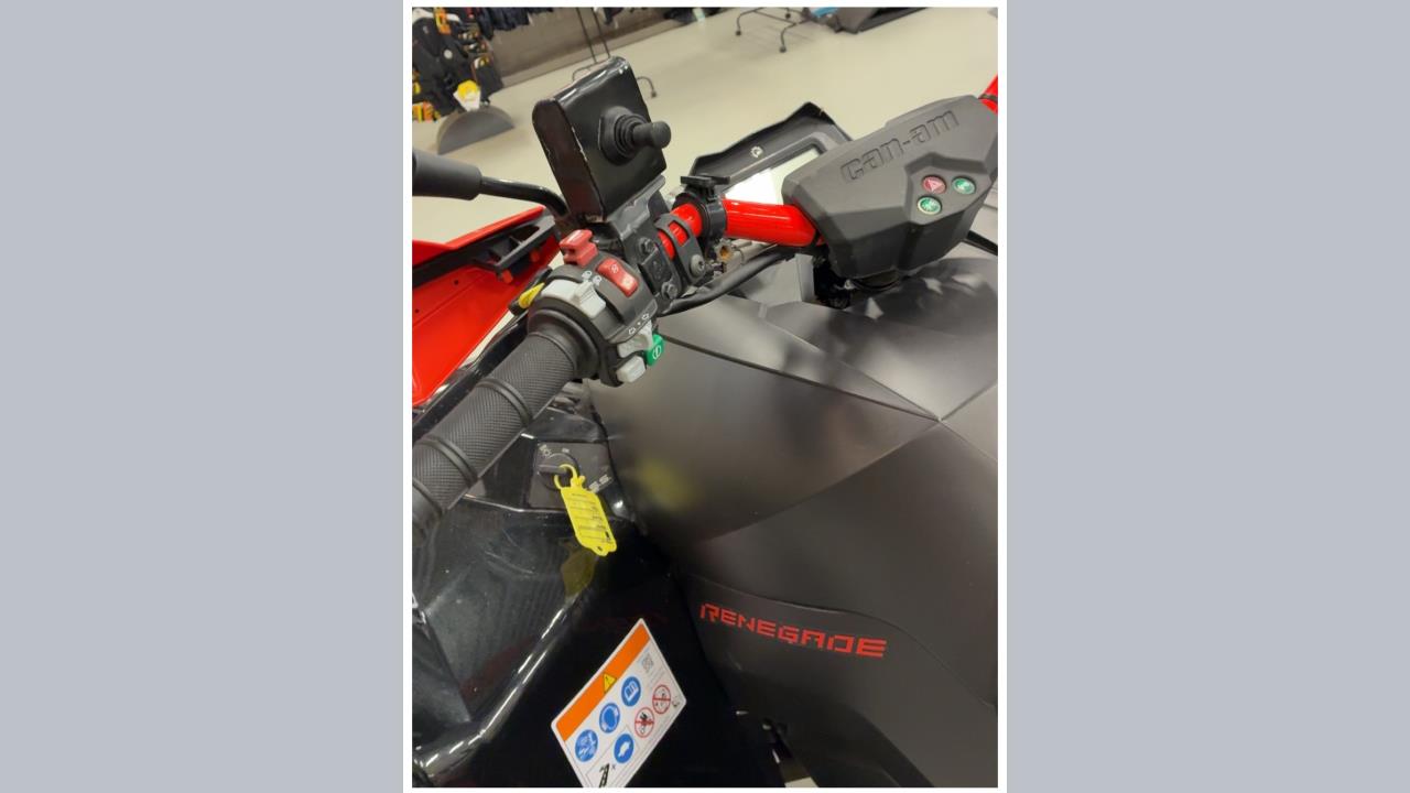 Bombardier Renegade 1000 V-Twin Vägregistrerad