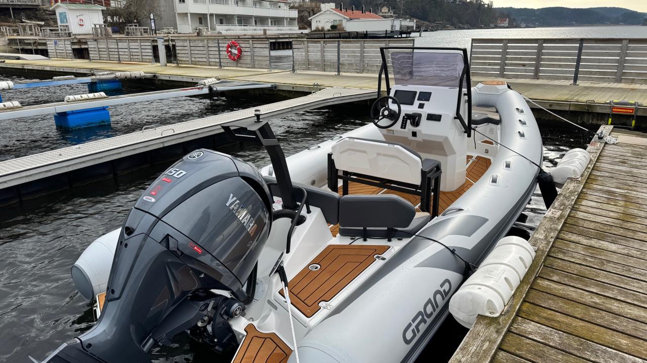 Grand 600 Lux -24 med Yamaha F 150 XSA -24