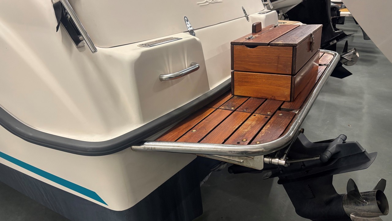 Uttern 6402 med Mercruiser 3,0 L -00
