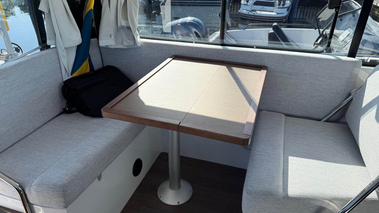 Jeanneau 895 Sport Offshore -22 med Yamaha 2 x F 250 XCB -23