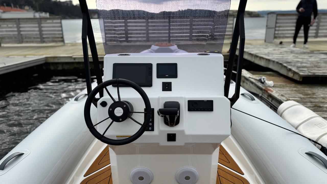 Grand 600 Lux -24 med Yamaha F 150 XSA -24
