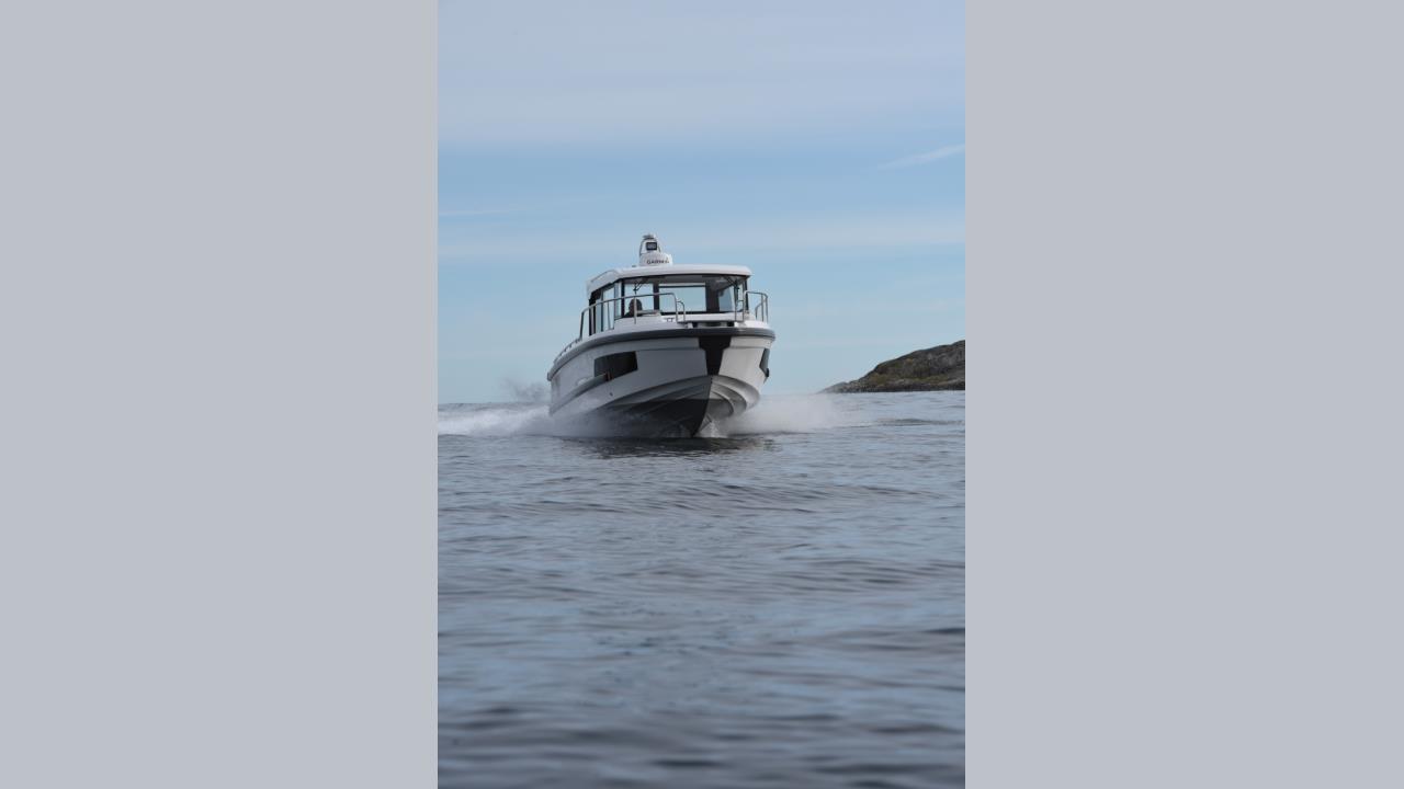 Ibiza 811 Explorer -21 Yamaha F300BETX -21