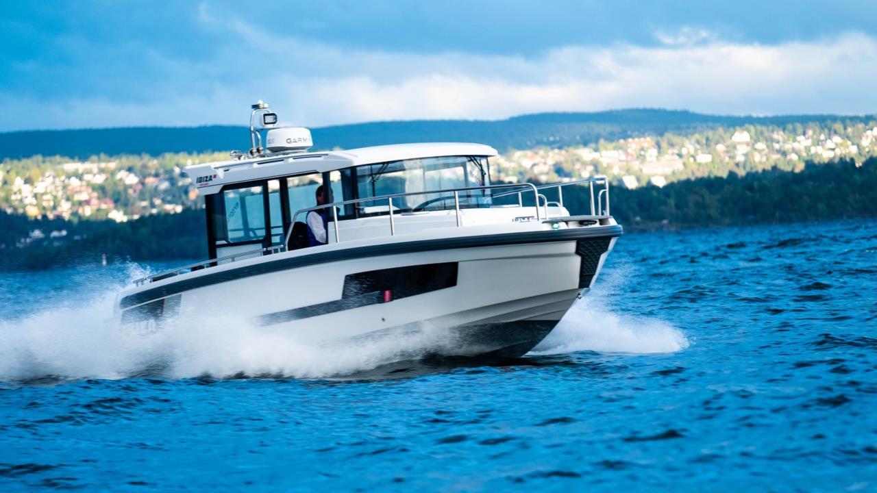 Ibiza 811 Explorer -21 Yamaha F300BETX -21