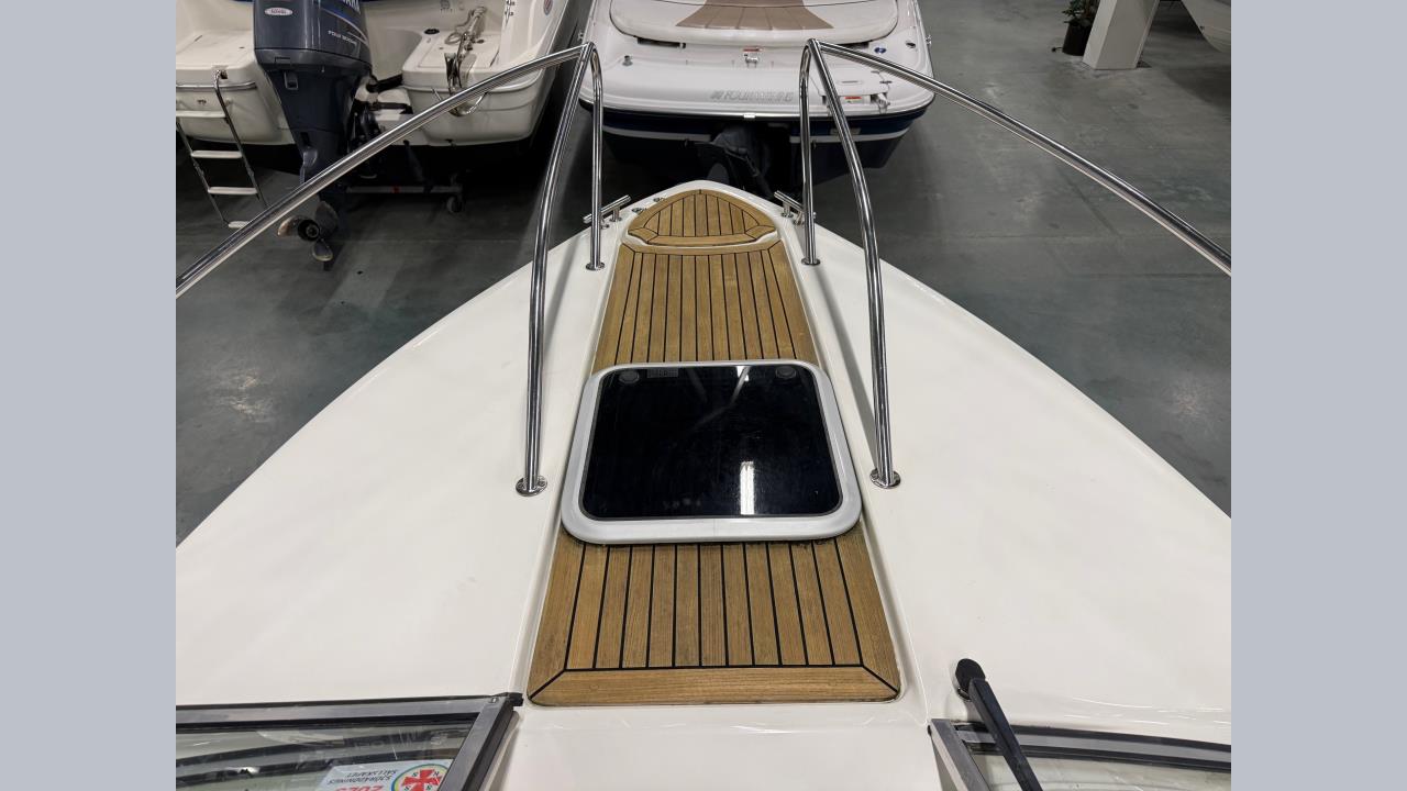 Bella 640 DC med Mercruiser 4,3 MPI -07