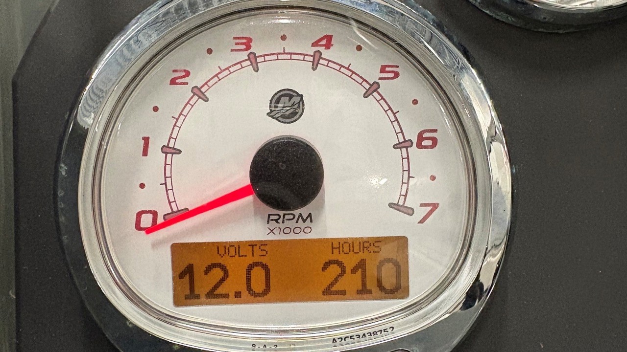 Uttern D57-14 med Mercury 115 Optimax-14