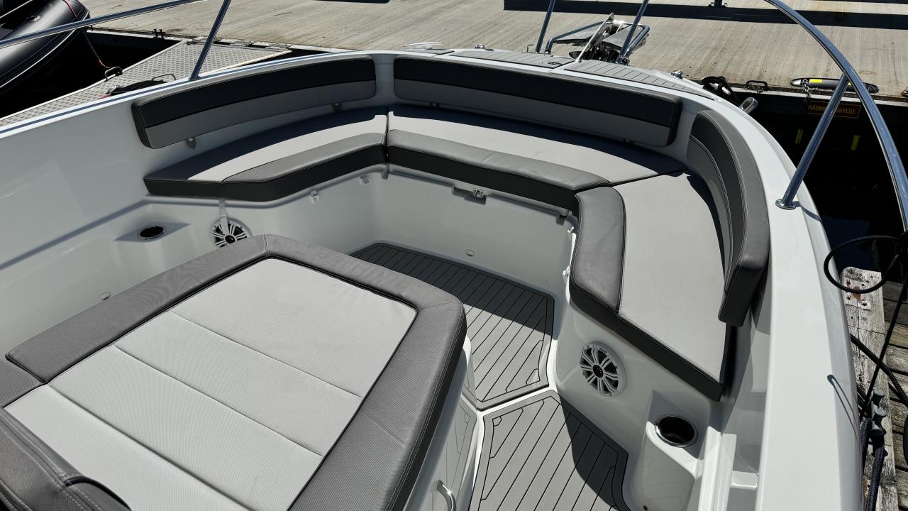 Jeanneau 9.0 CC med Yamaha 2 x F250 DETX -19