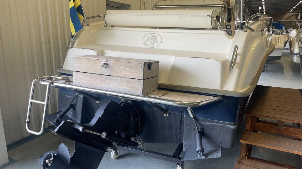 Uttern S64 Exclusive med Mercruiser 4,3 L -02